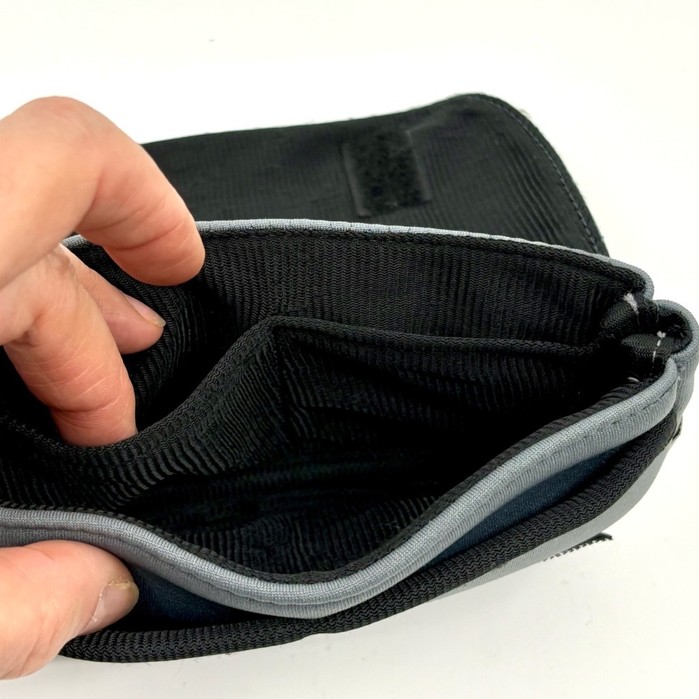 Stylish Electronic and Accessories Pouch for Traveling 7” x 4.5” - Picture 4 of 7
